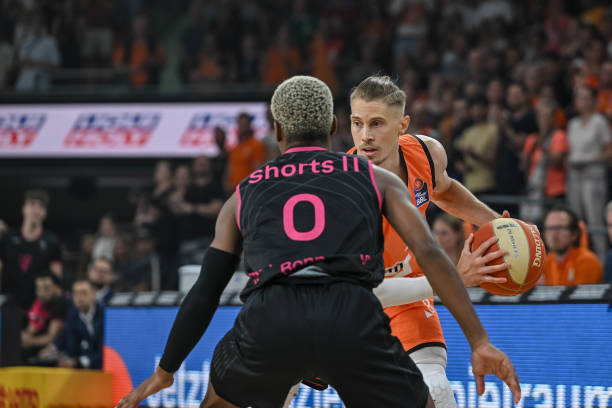 的高度重视 的高度重视