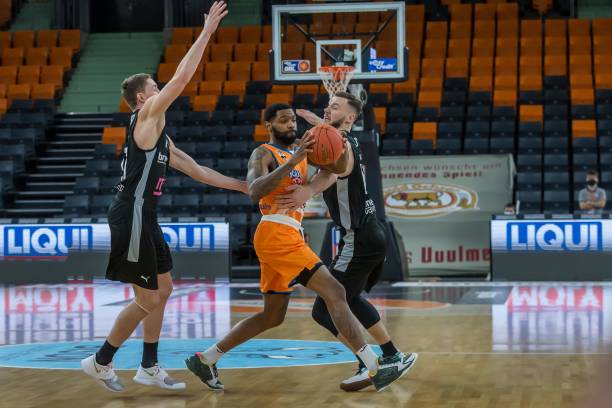 1领先被翻 1领先被翻