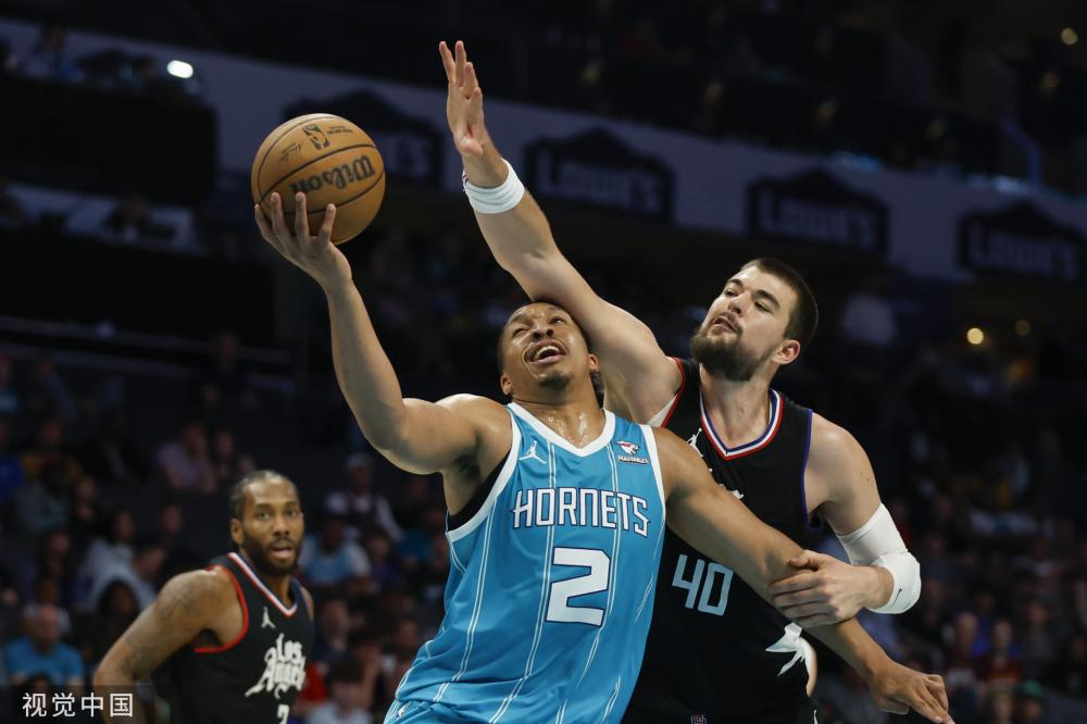 间效力于英 间效力于英